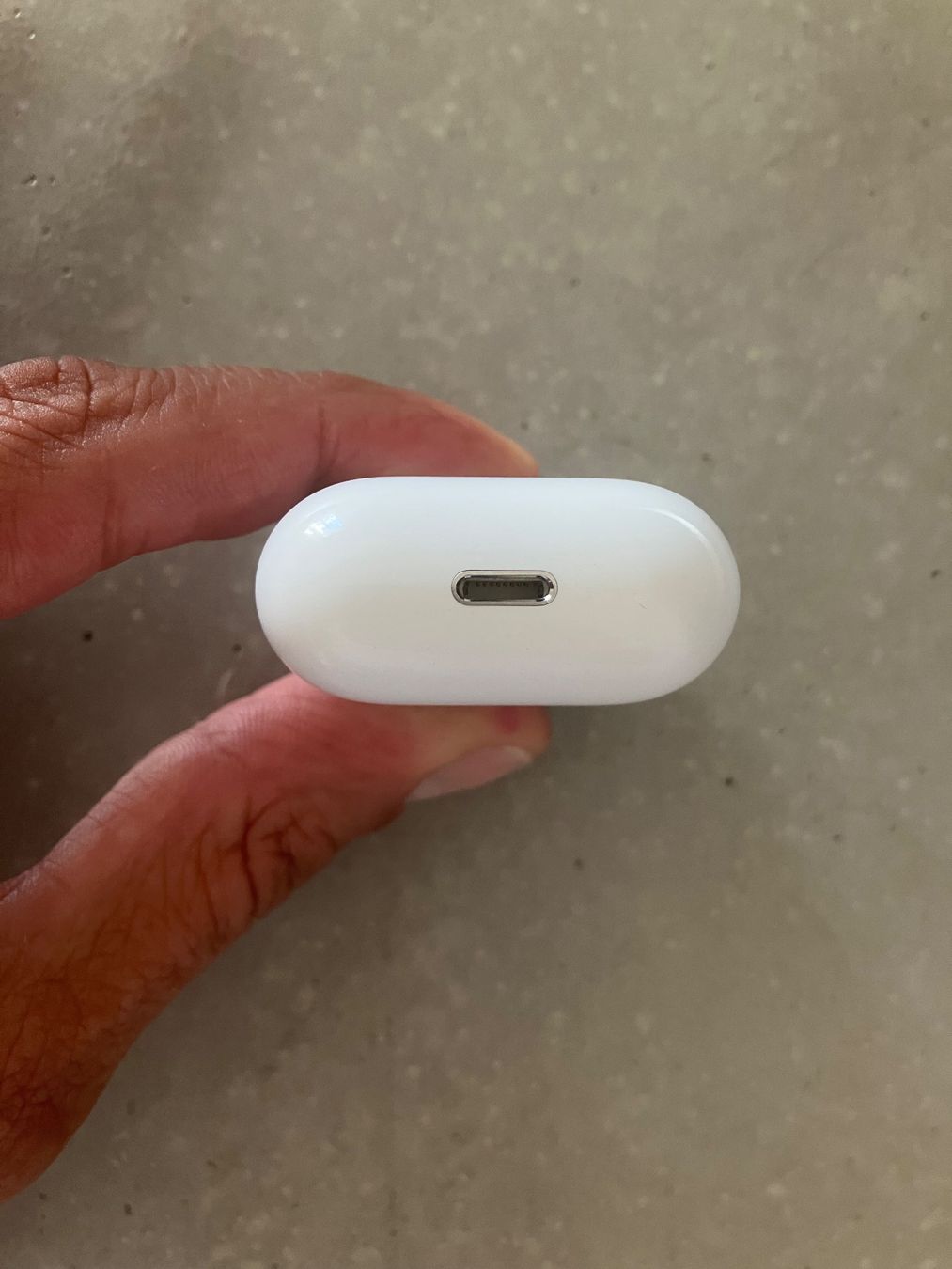 Apple Cuffie: APPLE AIRPODS Case – Usato da Lausanne venduto da mr.v 7