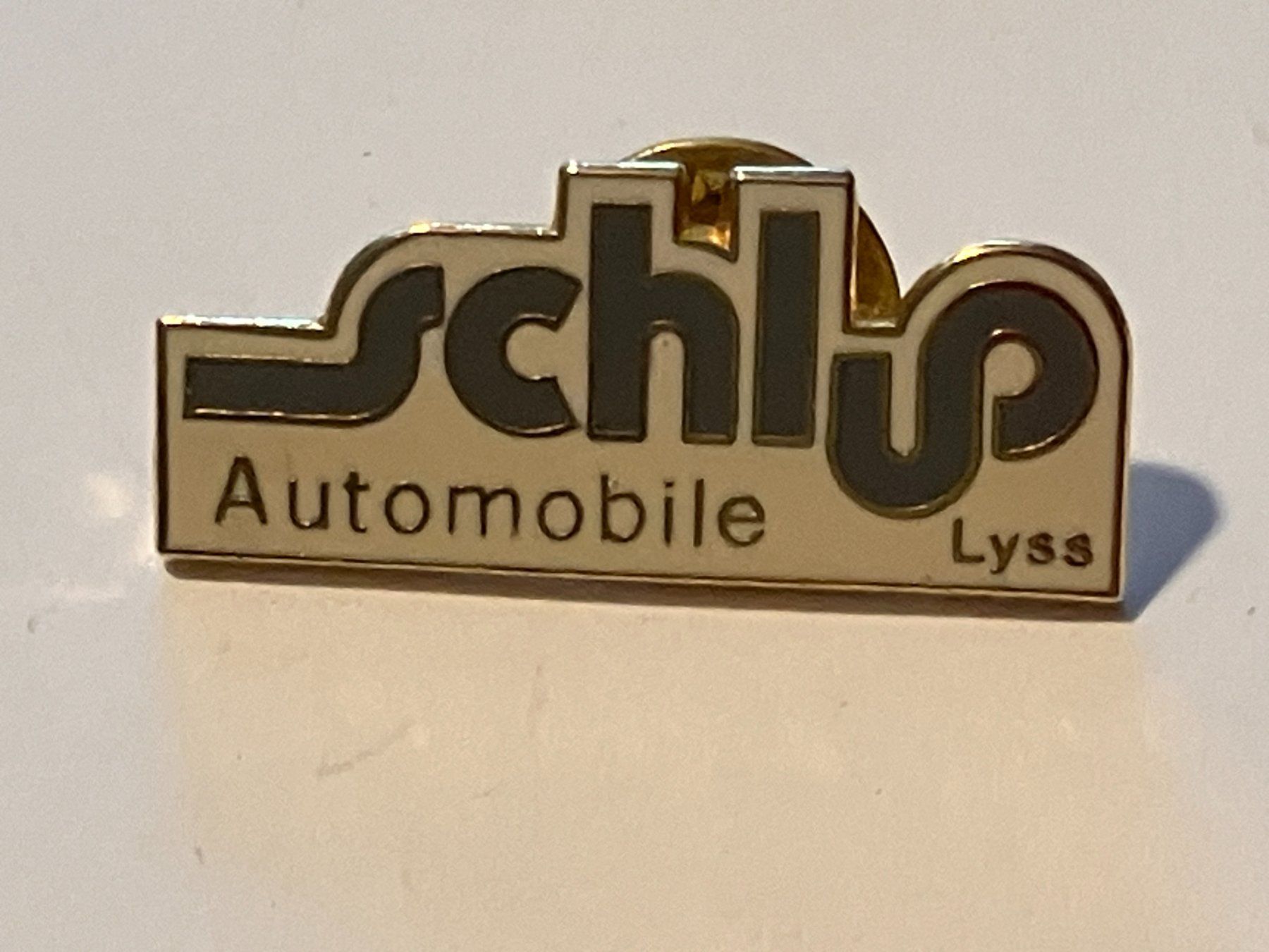 Placchette & Badge: 1 Pin Schlup Automobile Lyss – Usato da Basel venduto da djwwpp