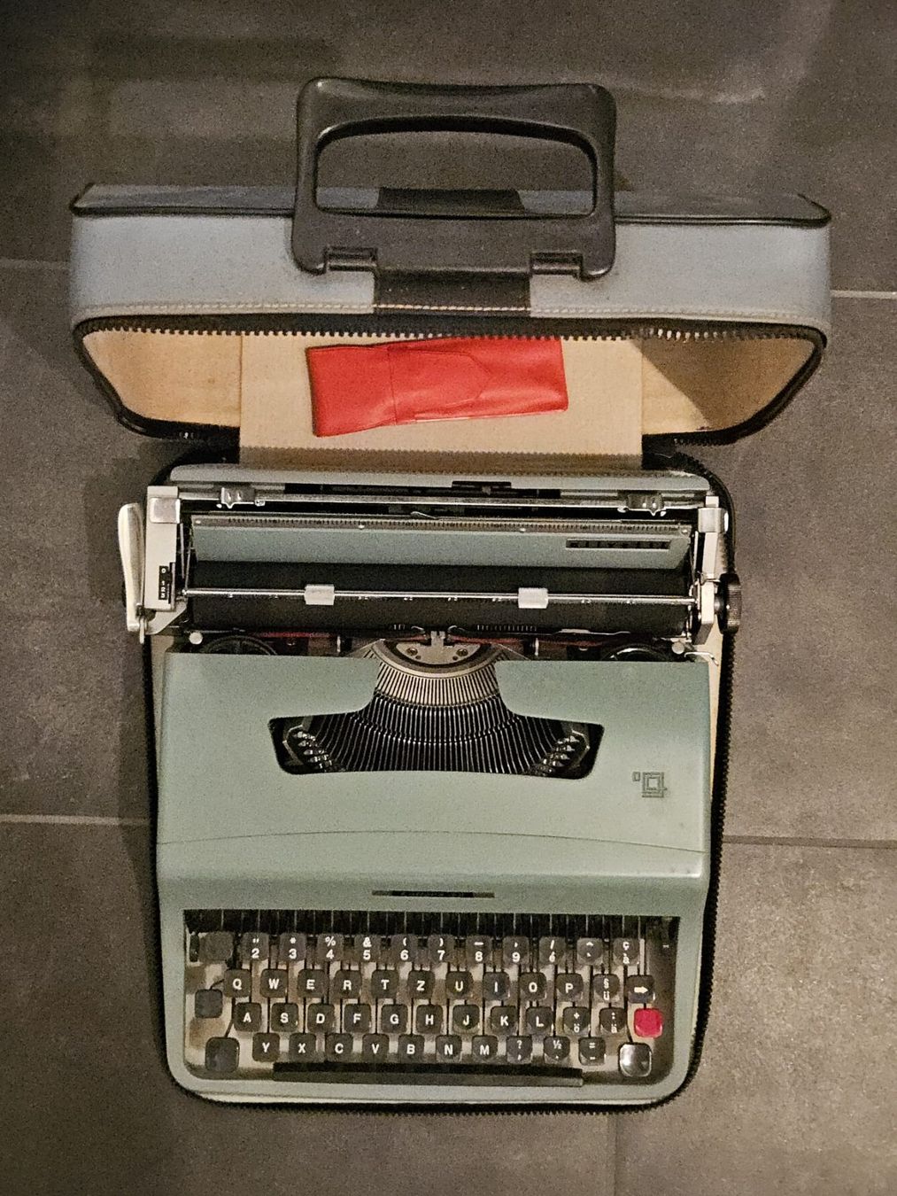 Olivetti Schreibmaschinen: Schreibmaschine Olivetti Lettera 32 – Gebraucht aus Gränichen von Chliises1 1