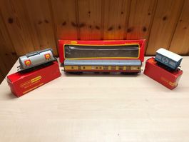 3 Modelleisenbahnwagen von Hornby