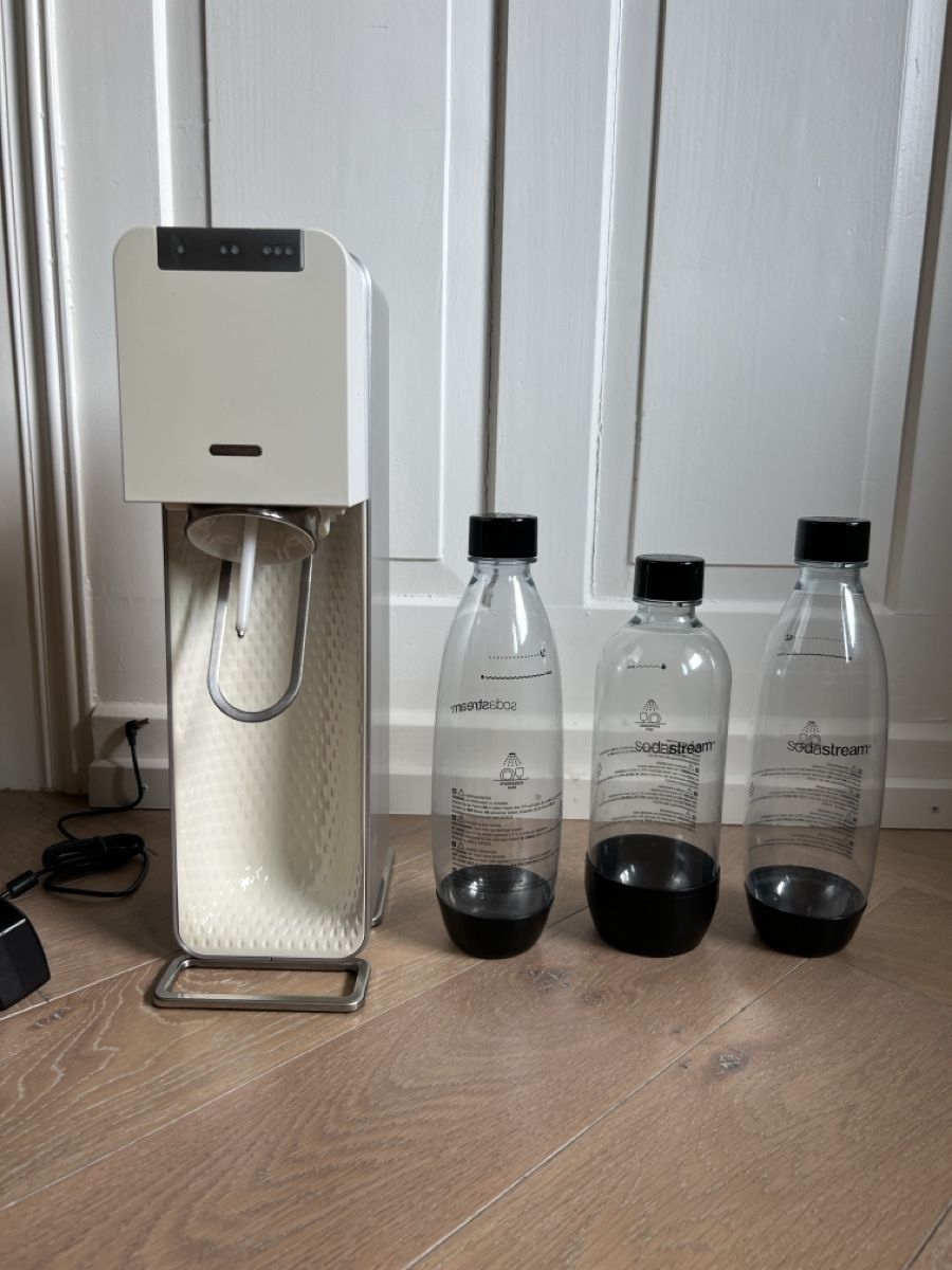 Sodastream Elettrodomestici da cucina: SodaStream Wassersprudler mit 3 Flaschen – Usato da Zürich venduto da Mirouch
