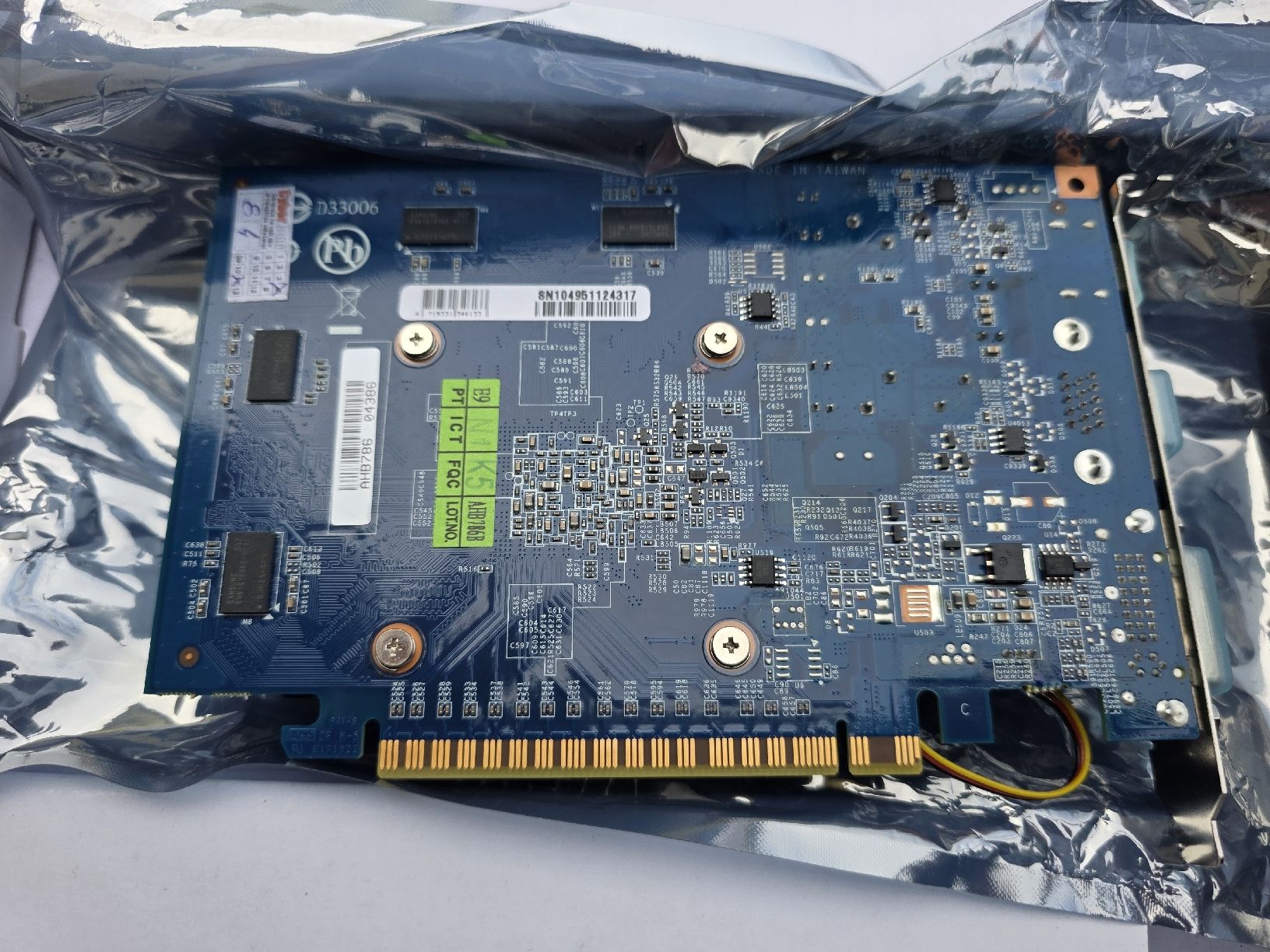 Nvidia Schede grafiche: Gigabyte Nvidia GeForce GT 430 und Ram Module – Nuovo e nell'imballaggio originale da Suhr venduto da MrvicaAG 2