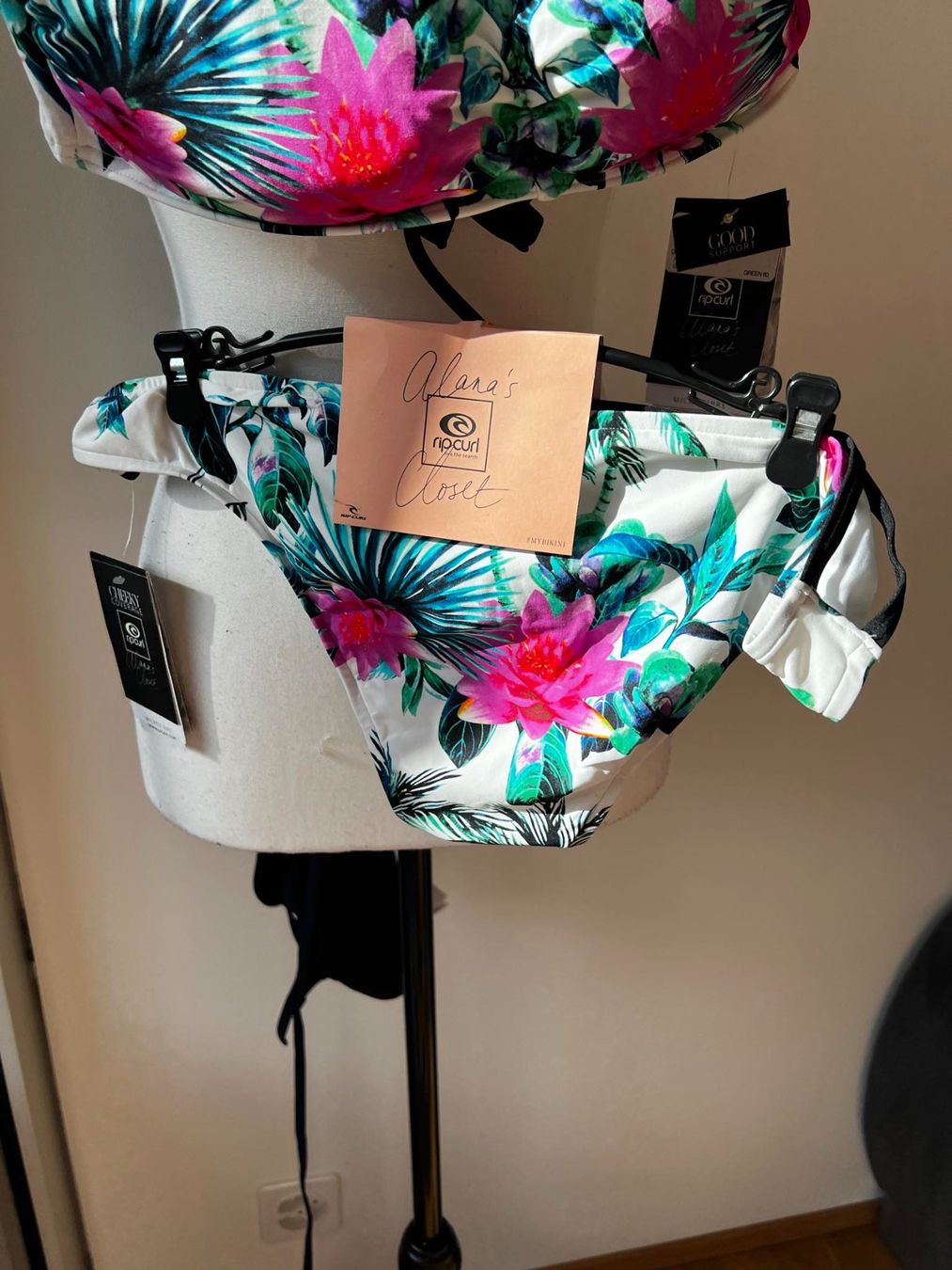 Rip Curl Badekleider & Bikinis: Neue Badeanzug L  Rip Curl – Neu und originalverpackt aus Riehen von ann_76jw 1