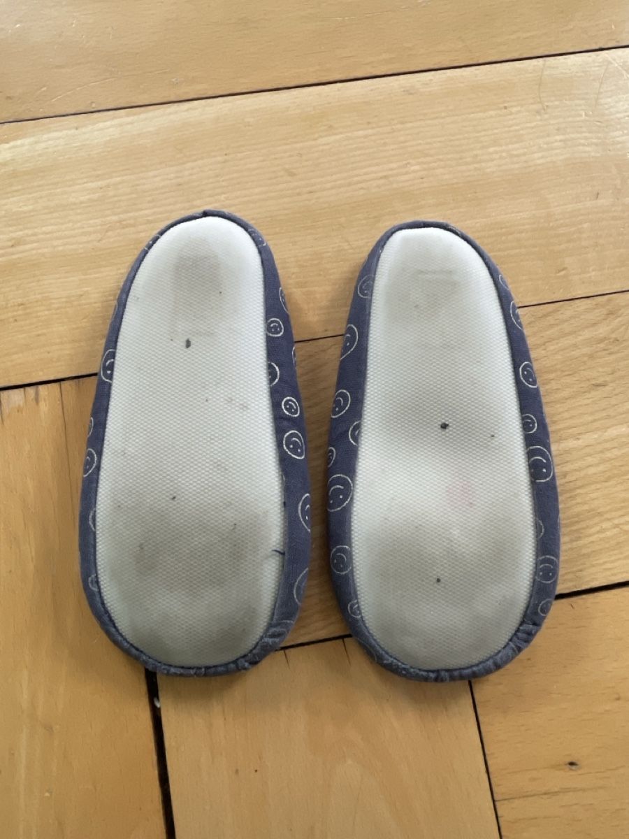 Scarpe da uomo: MIGROS Turnschlärpli Grösse 25 – Usato da Gossau SG venduto da Snikitas 1
