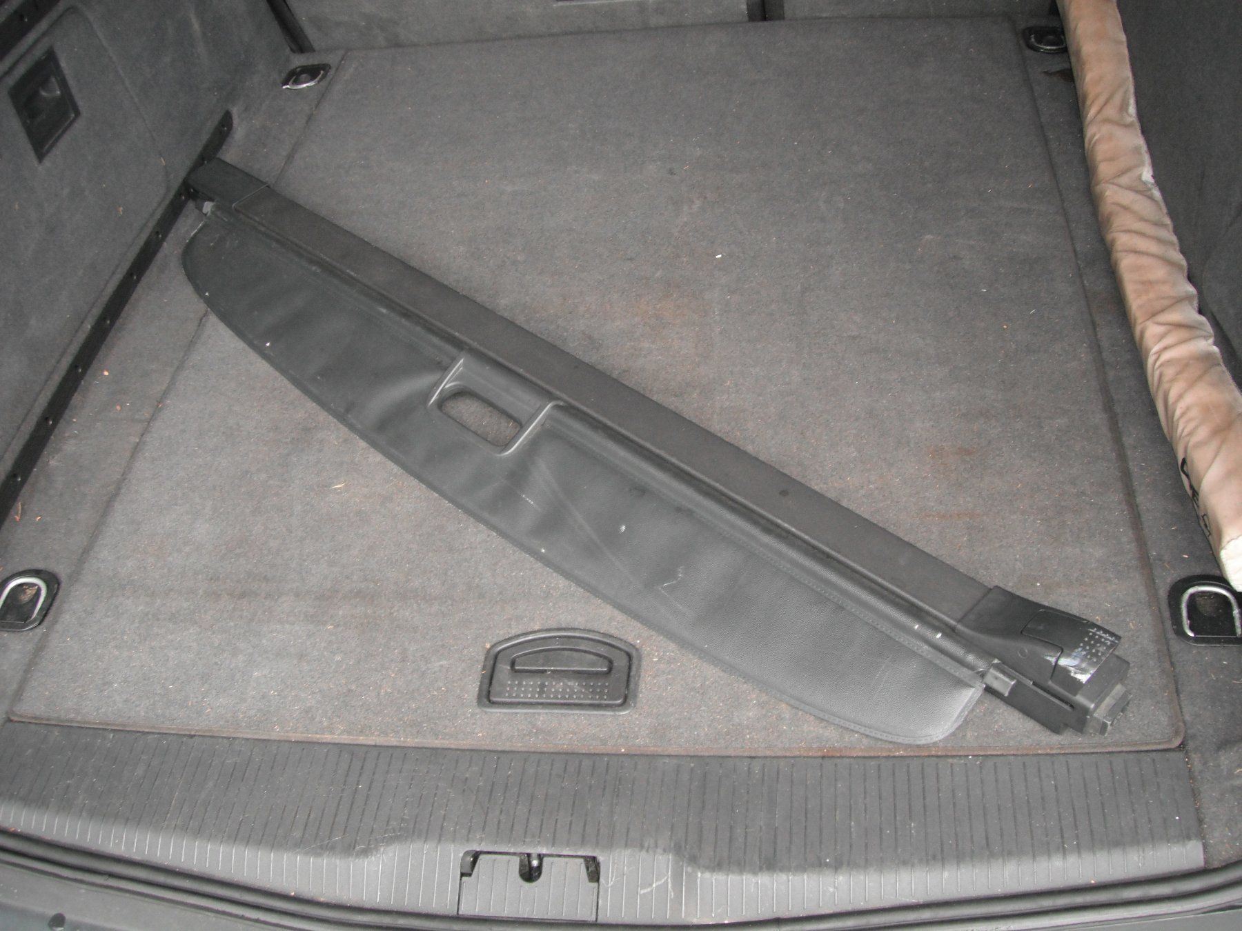Opel Alle Autoersatzteile: Laderaumabdeckung Rollo Opel Vectra C Kombi – Gebraucht aus Ruswil von Waldhuesli
