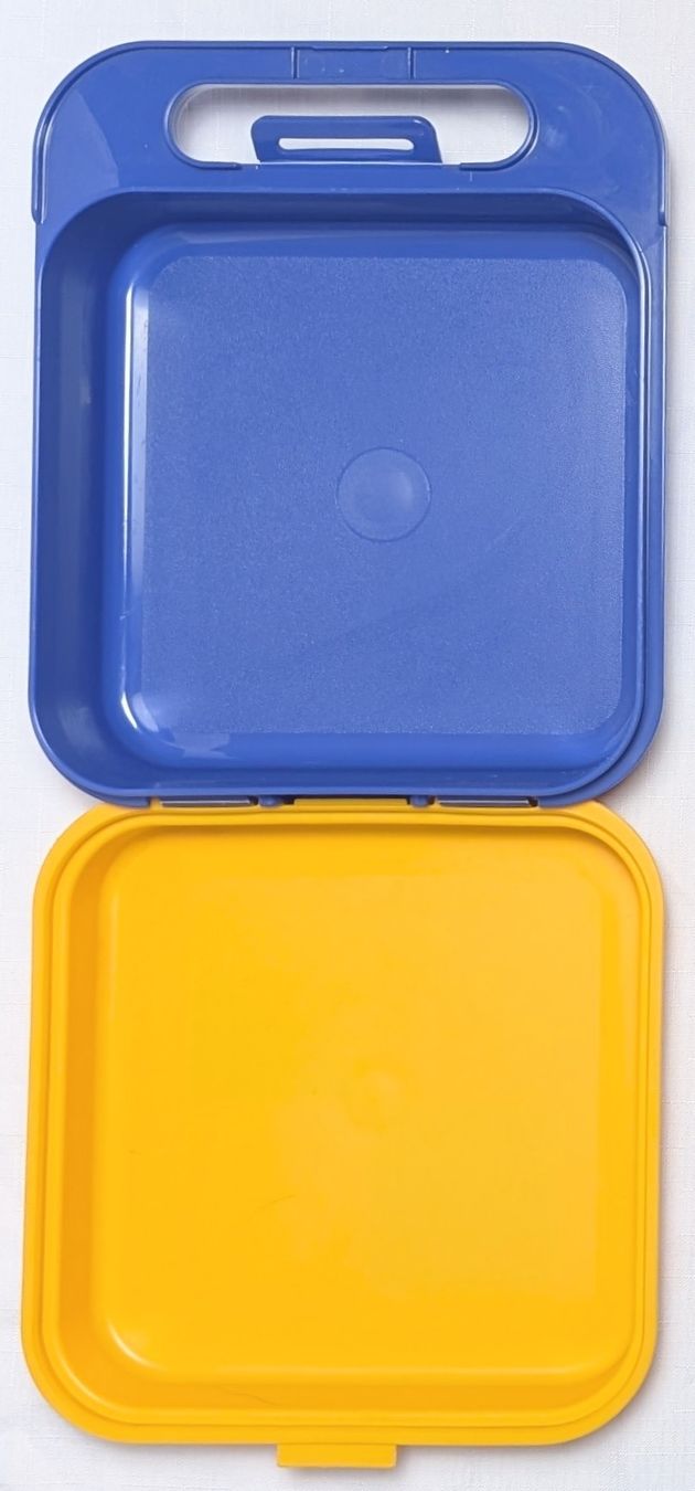 Tupperware Contenitori & Simili: Tupperware Mickey Mouse Koffer aus den 90er Jahre – Nuovo (secondo la descrizione) da Wängi venduto da ABIZONE-86 1