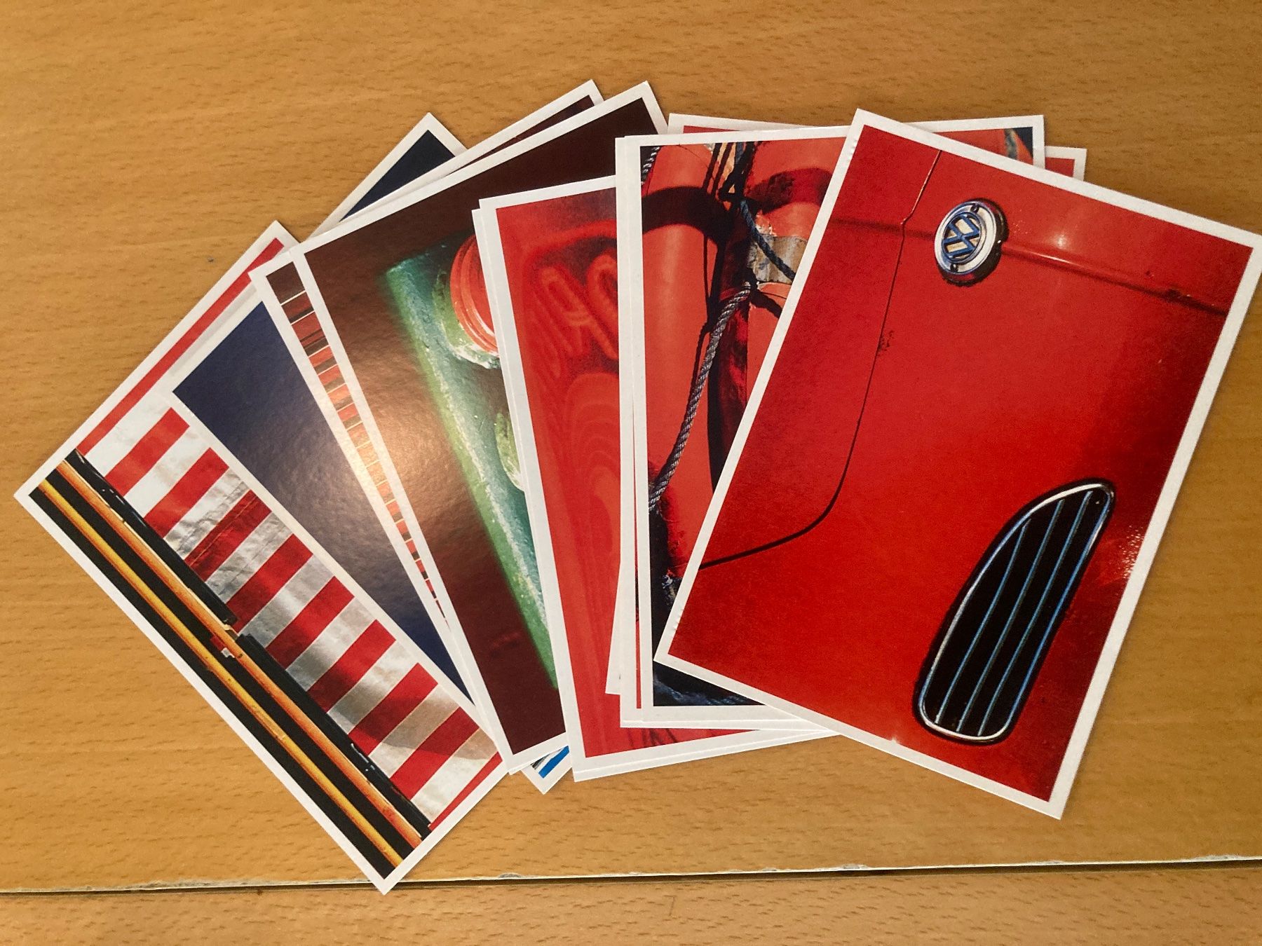 Cartes postales: 33  Postkarten, Thema "rot" – Neuf (Voir description) à Gelterkinden par froggy80 1