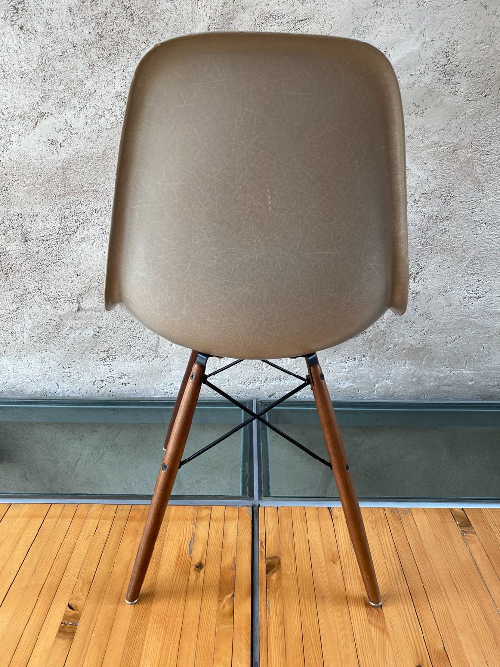 Herman Miller Sedie: Eames Chair - Herman Miller – Usato da Vevey venduto da Zpahud 1