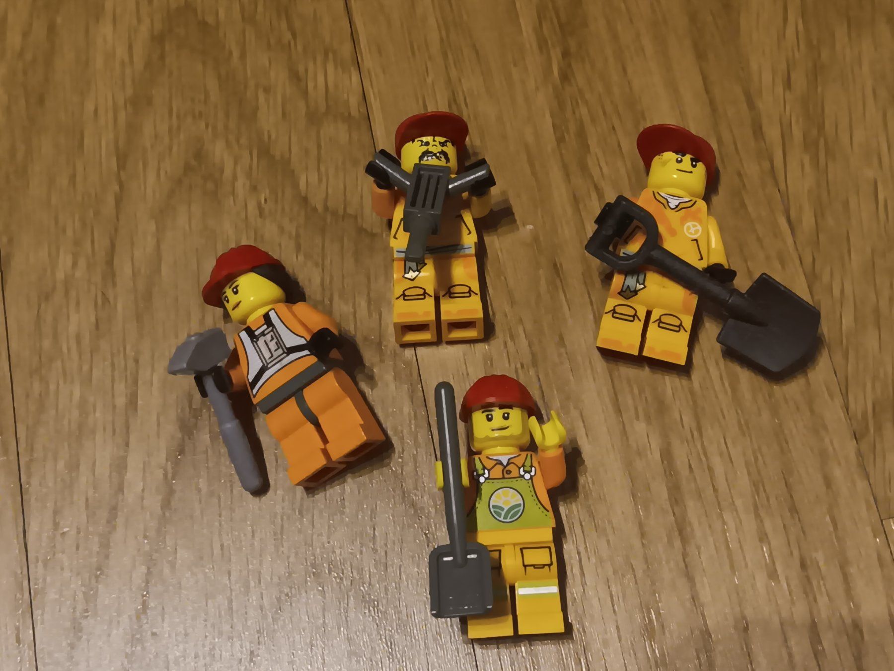 Lego Statuette: Lego Figuren  Bauarbeiter – Usato da Oftringen venduto da joa_bbm2 1