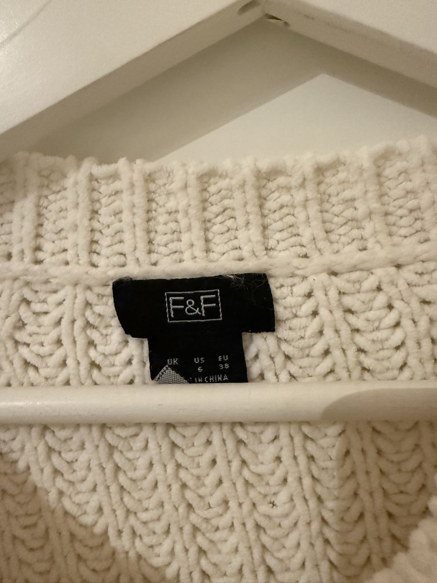 Pullover & Sweatshirts: Weicher Pullover – Gebraucht aus Luzern von vivientth 1