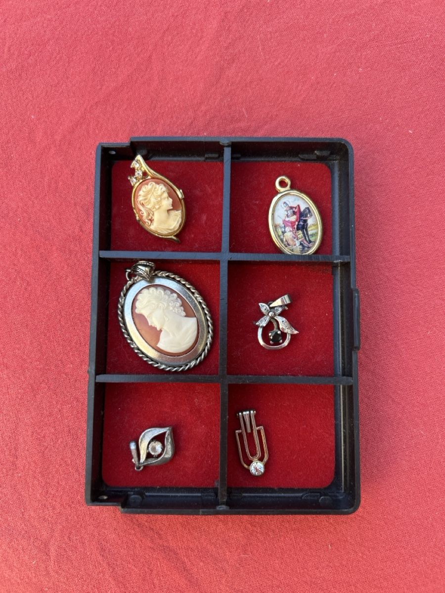Anhänger: Schmuck Anhänger Broschen Damen – Gebraucht aus Ipsach von elyely01