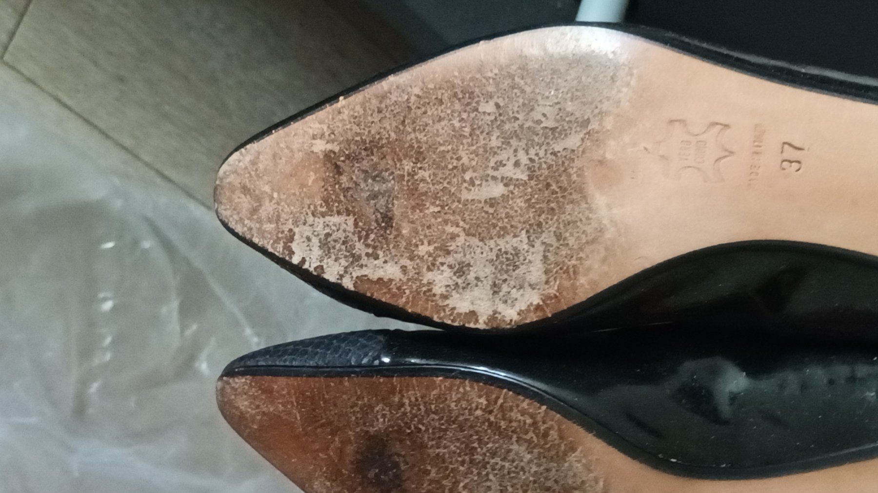 Scarpe da donna: Chaussures femme – Usato da Chêne-Bougeries venduto da FamilleGanev 2