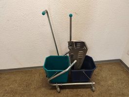 Putzwagen Werok Doppelwischerwagen mit Presse