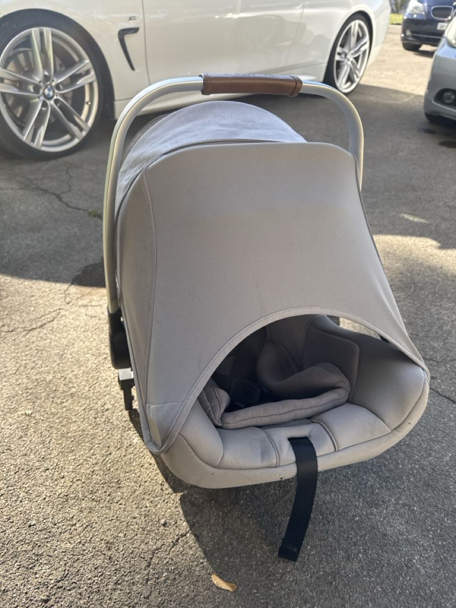 Nuna Seggiolini per auto: Maxi così Nuna mit isofix base grau – Usato da Stein am Rhein venduto da har_vj79