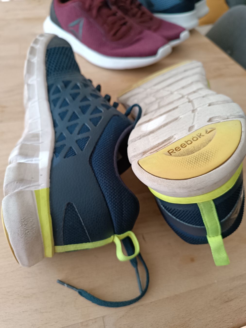 Reebok Scarpe da uomo: Reebok Sneaker Paket Gr 42 – Usato da Binz venduto da julijuli 7