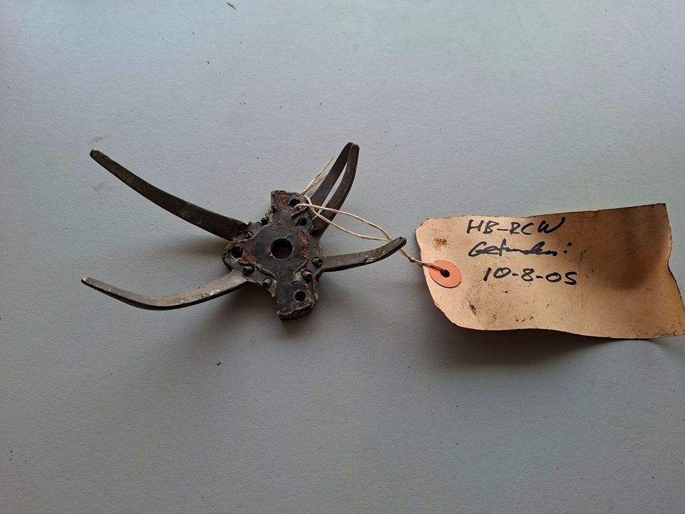 Misurare: Wrackteil P-51D Mustang Unfall Erstfeld 1998 – Usato da Effretikon venduto da RR-Griffon