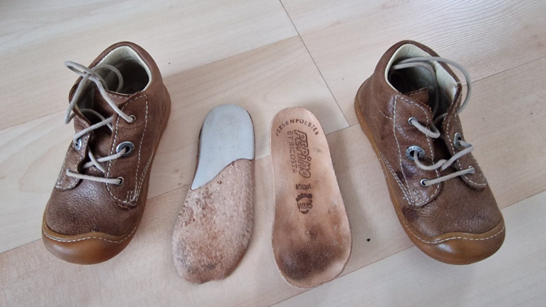 Scarpe per ragazzi: Weiche Lederschuhe gr21 pepino – Usato da Winterthur venduto da Mmondeo 2