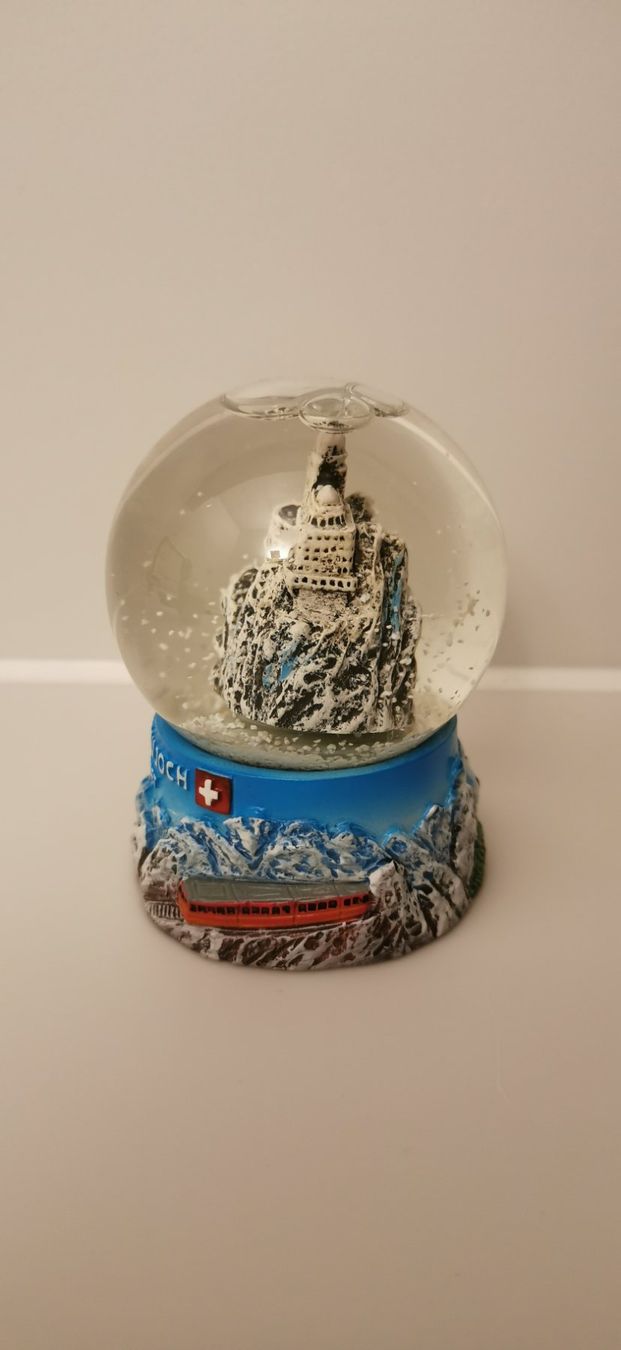 Tutte le decorazioni: Schneekugel Jungfraujoch – Usato da Oberhofen am Thunersee venduto da jo0ker9 1