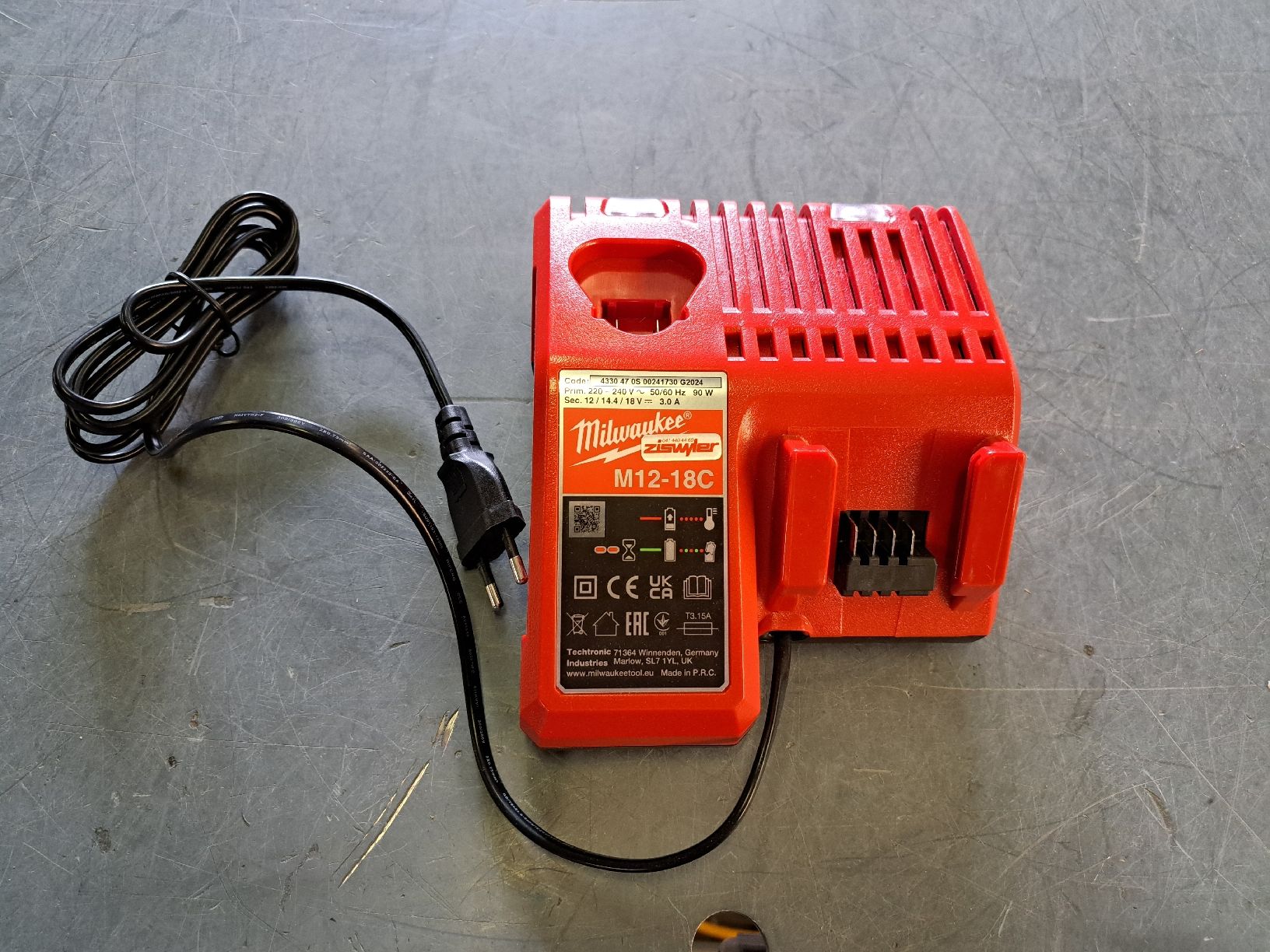 Milwaukee Caricatori & Batterie: Milwaukee M12-18C Ladegerät Neu – Nuovo (secondo la descrizione) da Ebikon venduto da inf_9pqv