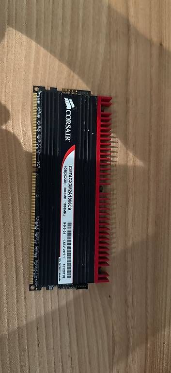 Memory / RAM: Corsair Dominator DDR3 4GB RAM – Gebraucht aus Grenchen von Strassenschild_9