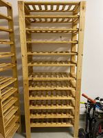 2 stapelbare Weinregale