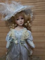 (C20) Romantische, elegante Puppe mit Hut