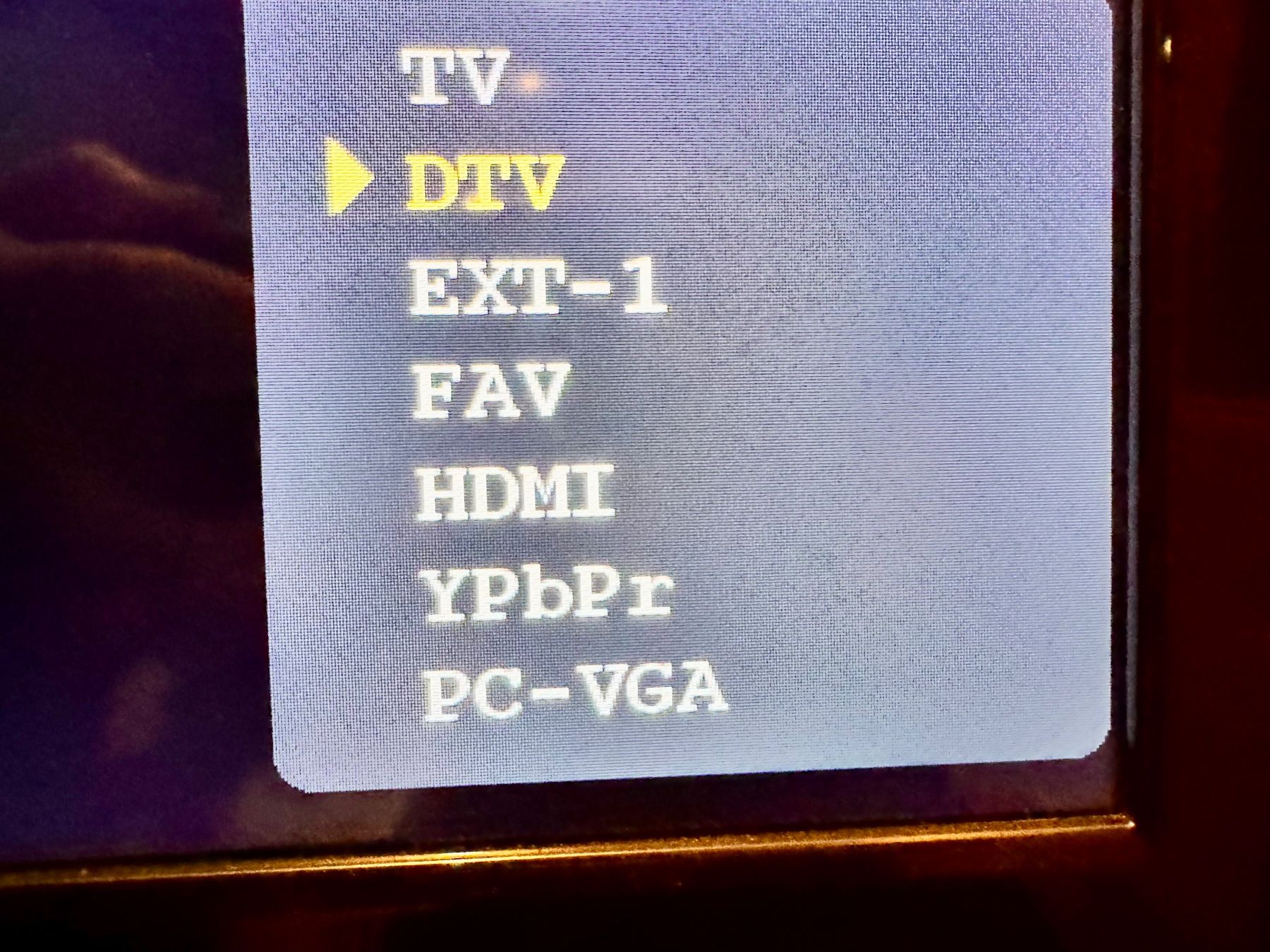 Fernseher: TechLine TL26LC741 – Gebraucht aus Hermetschwil-Staffeln von Mobile2013 4