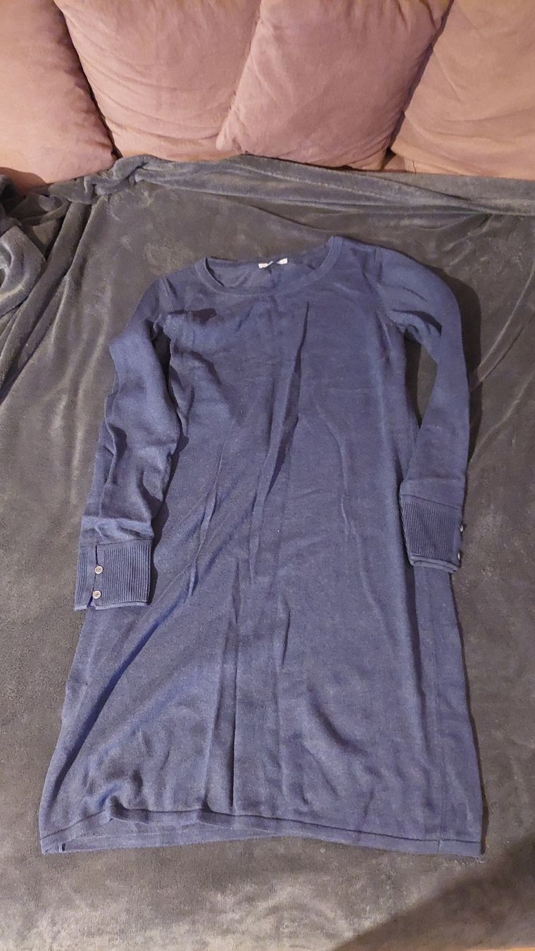 Kleider: Dunkelblaues Strickkleid, Gr. L – Gebraucht aus Zürich von Romstyle