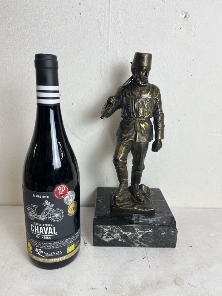 Figurines: Antike Bronce Figur auf edlem  Marmorsockel – D'occasion à Dettighofen par Moshop 1