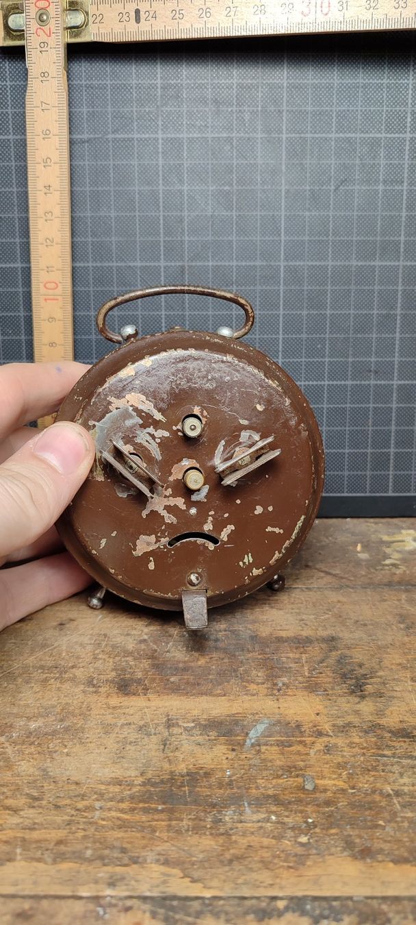 Sveglie: Wunderschöner alter Wecker Nr 26 No Name Braun – Usato da Gelterkinden venduto da MYSTOREFORYOU4460 4