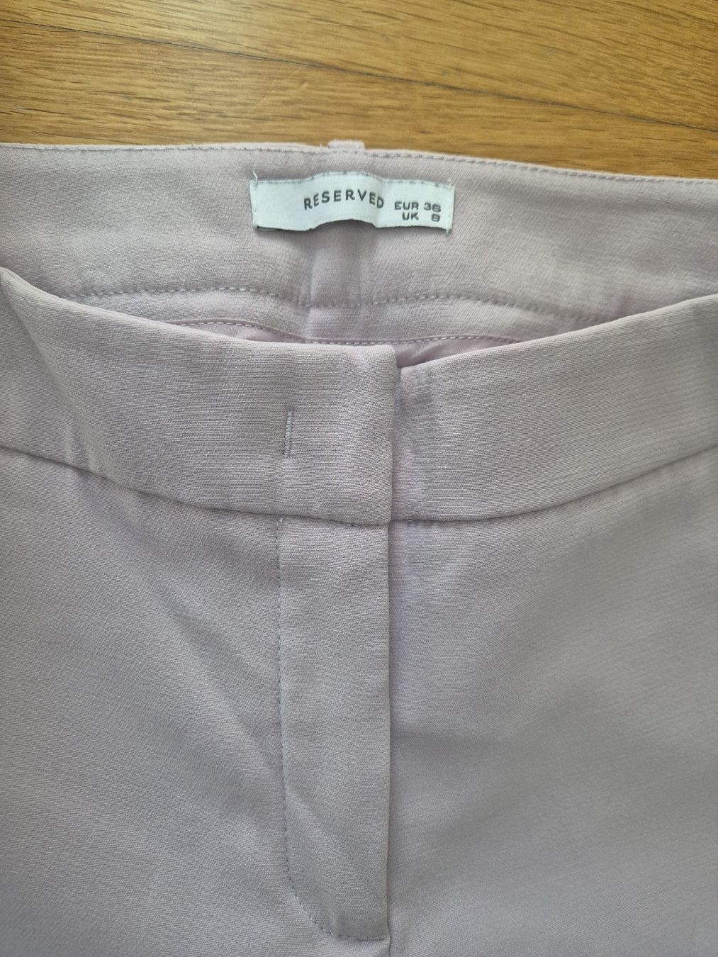 Hosen: Reserved Stoffhose, helllila, Gr. 36, Top Zustand – Gebraucht aus Zürich von mit_jz2x 1
