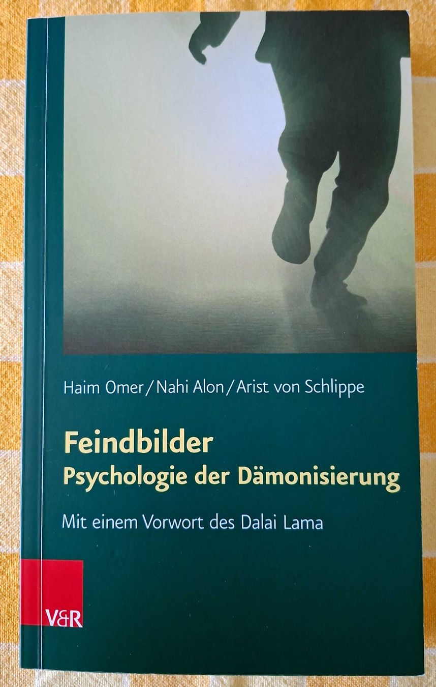 Libri: Feindbilder. Psychologie der Dämonisierung – Usato da Seuzach venduto da wie_c66v