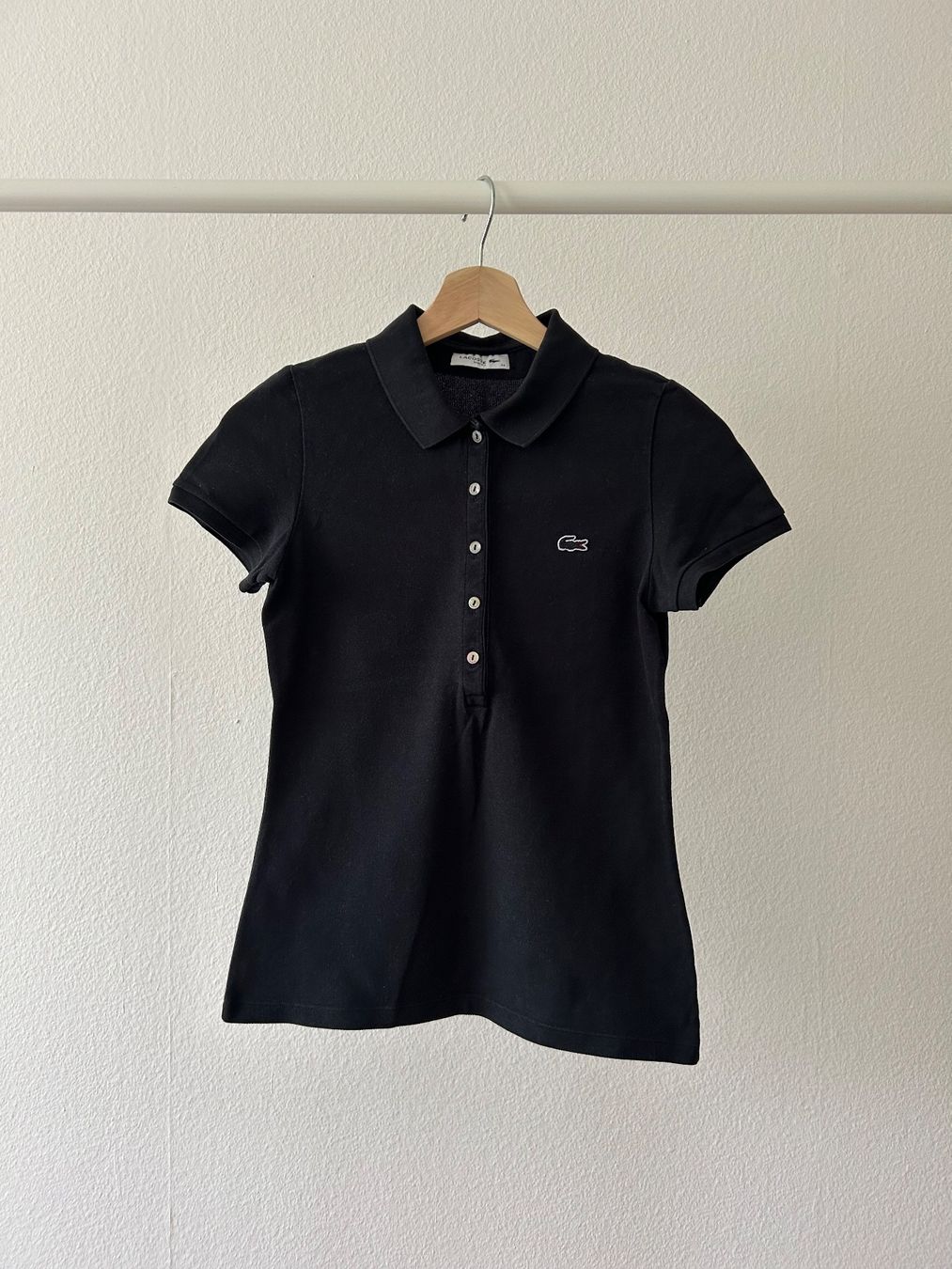 Lacoste T-shirt: LACOSTE SLIM FIT – Usato da Zürich venduto da _nathalie_