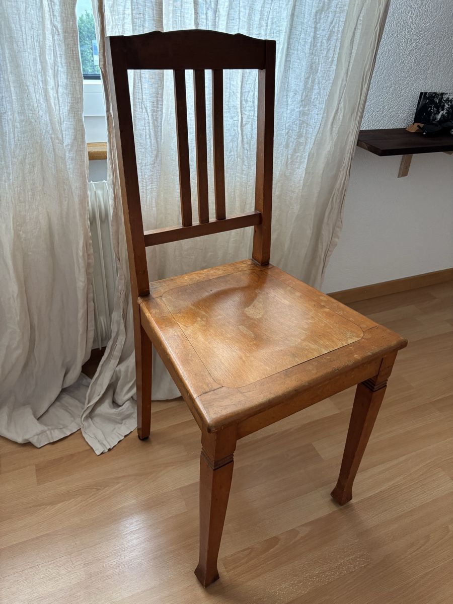 Sedie: Vintage-Holzstuhl – Usato da Bern venduto da wisemagpie 2