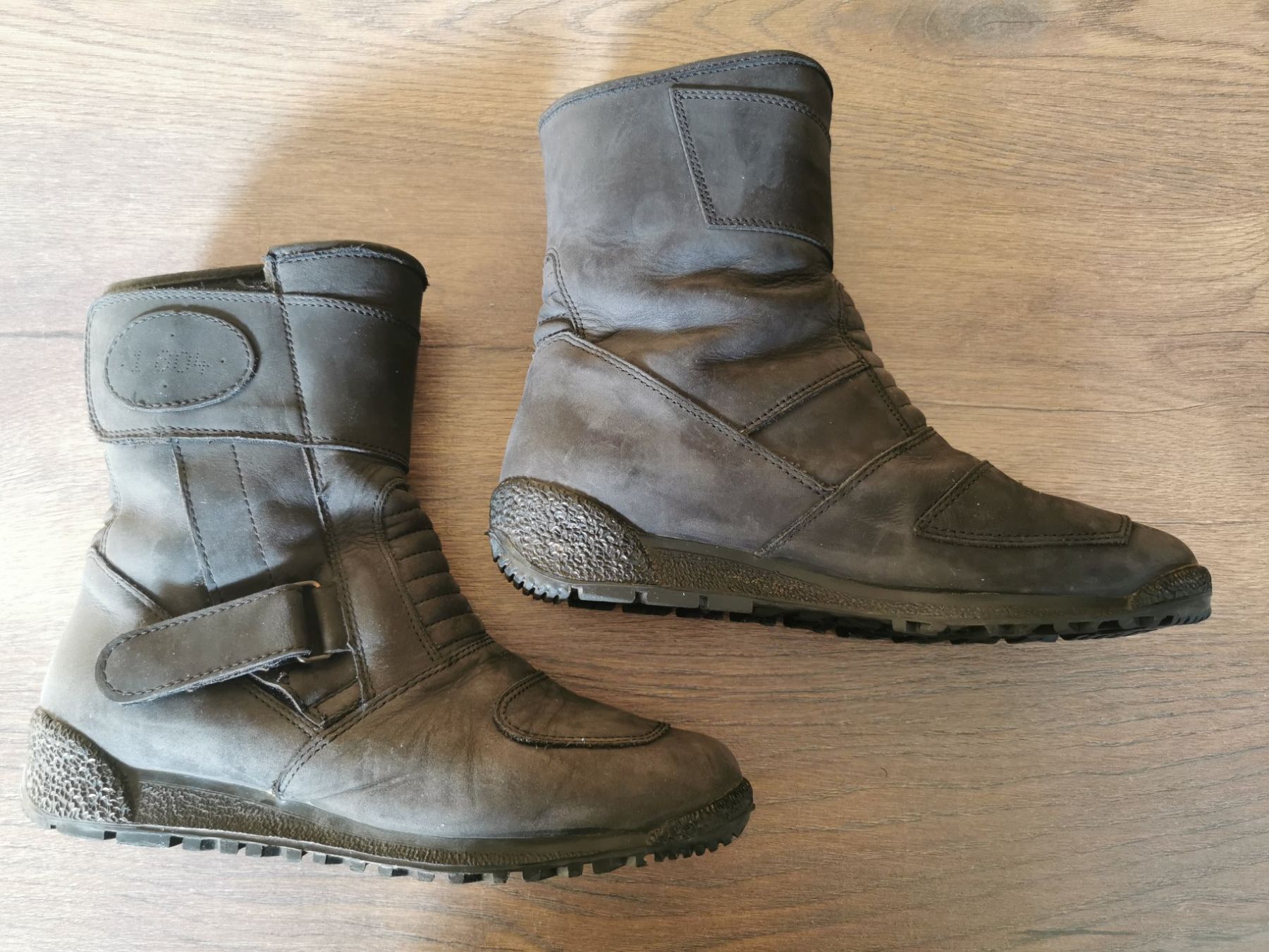 Scarpe da donna: Damen Motoradstiefel Gr.39 – Usato da Winterthur venduto da Lonpos1 2