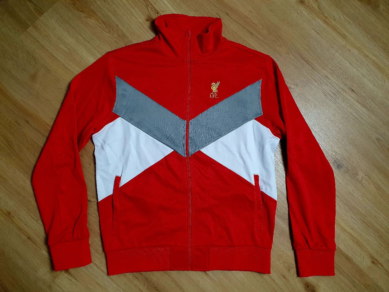 Jacken: LIVERPOOL JACKE TRAININGSJACKE GRÖSSE M – Neu (gemäss Beschreibung) aus St. Gallen von CaliSunshine