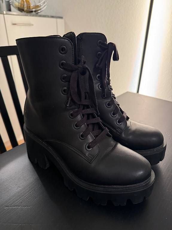 Damenschuhe: Altercore Stiefel Grösse 39 – Gebraucht aus Muttenz von 18meli93