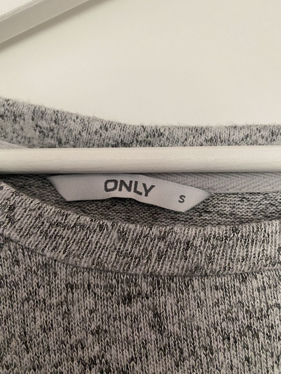 Only Maglioni & Felpe: Damen Pullover ONLY grau Grösse S ungetragen – Nuovo (secondo la descrizione) da Hinwil venduto da Cookie_B 1