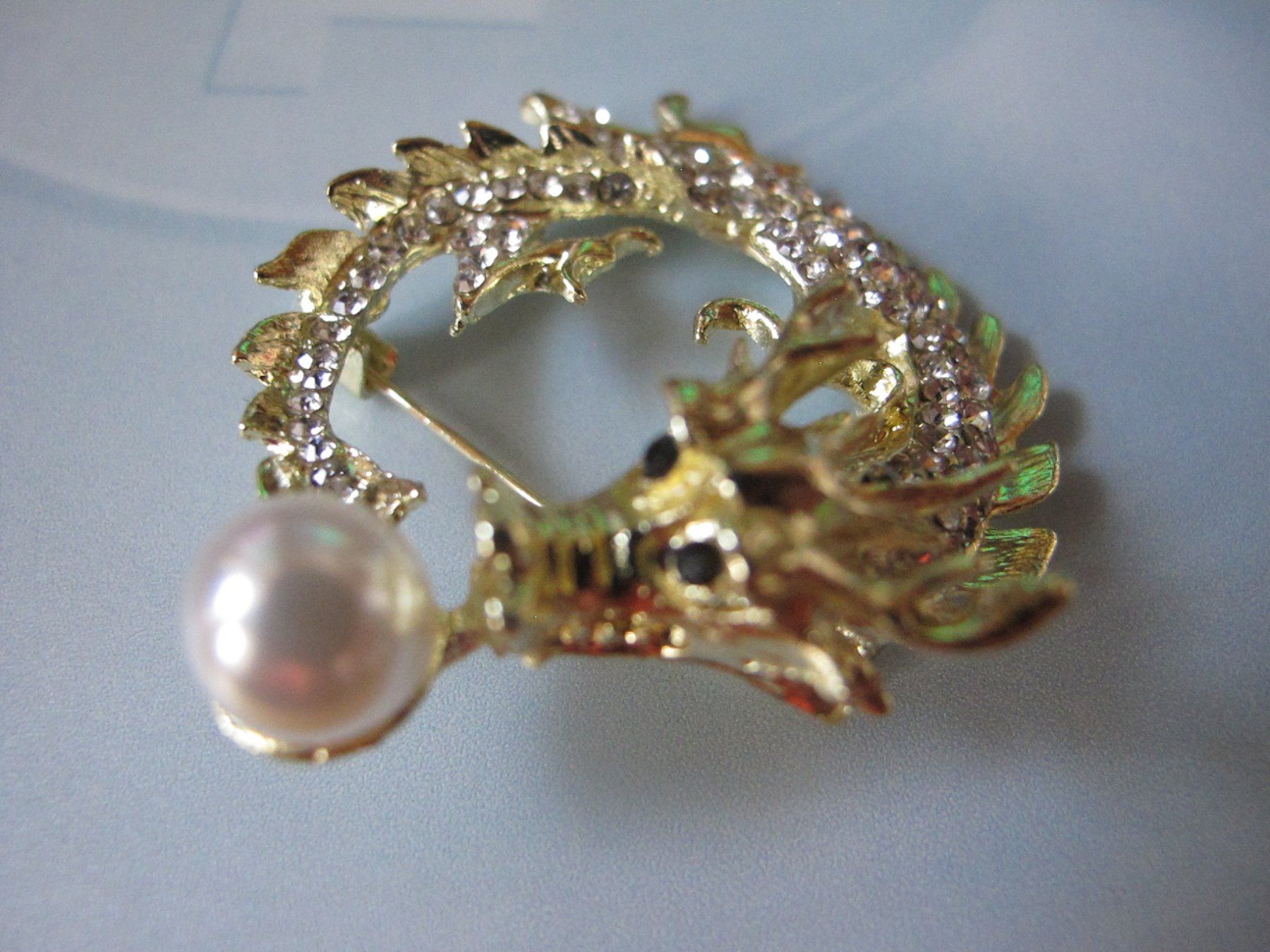 Broschen & Nadeln: Drache Brosche mit Perle, goldfarben, neu – Neu (gemäss Beschreibung) aus Löhningen von Chimae67 2