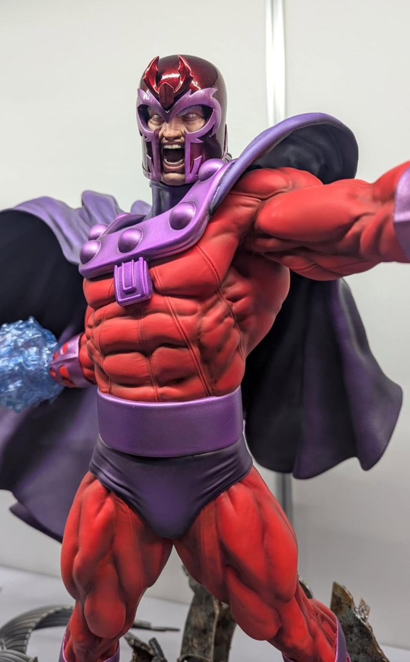 Sculture & Statue: Sideshow Magneto + Accessoires – Usato da Niederrohrdorf venduto da elwey 1
