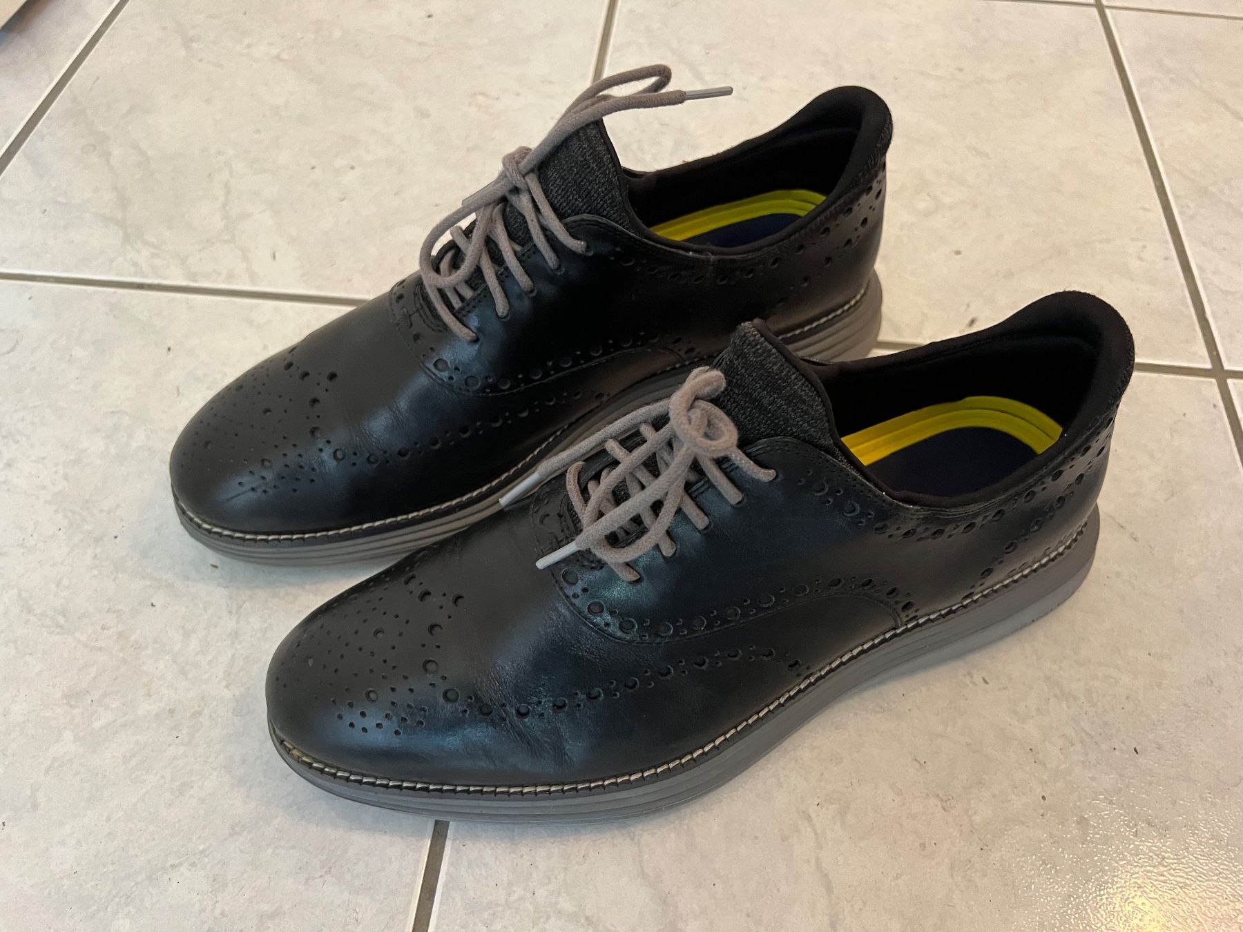 Scarpe da uomo: Cole Haan schwarz Brogue-Schnürschuhe – Usato da Basel venduto da La.Bonne.affaire 1