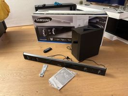 Soundbar Samsung HW-D450 mit Sub-Woofer