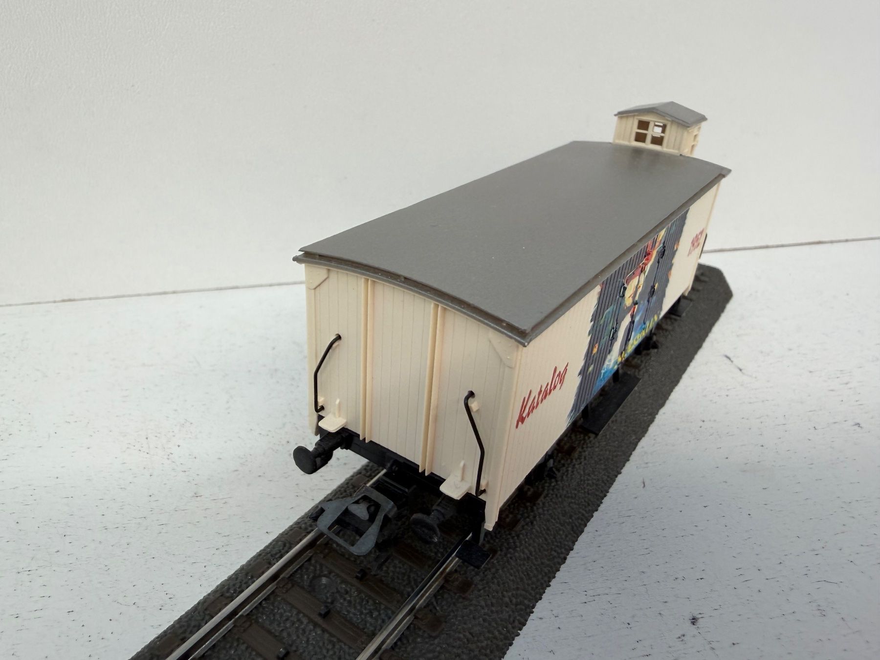 Märklin Modellini di ferrovie: Märklin 4680.905 Katalogwagen 1952 – Usato da Büsserach venduto da ModellbahnDepot 3