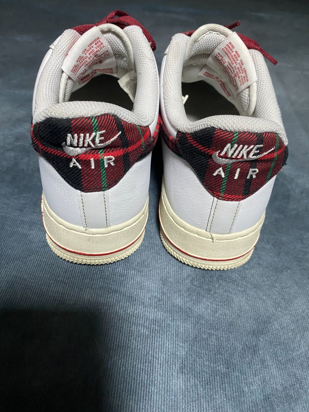 Nike Scarpe da uomo: Air Force Custom Rot Carriert Grösse 42 – Usato da Liestal venduto da Octo_Vintage 1
