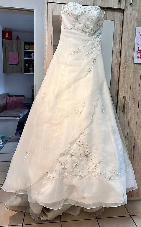 Vestiti: Hochzeitskleid zu verkaufen – Usato da Obergösgen venduto da Jasmin_91