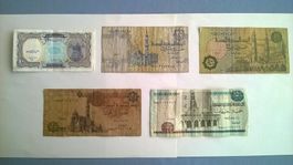 Lot Billet  Egypte 5 pièces 10,25,50 piastres 1,5 pound BE