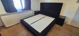 Boxspringbett mit Nachtischen