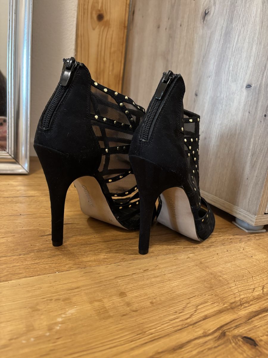 Scarpe da donna: High Heels mit Nieten, Grösse 38 – Usato da Egnach venduto da Tiina_ 3