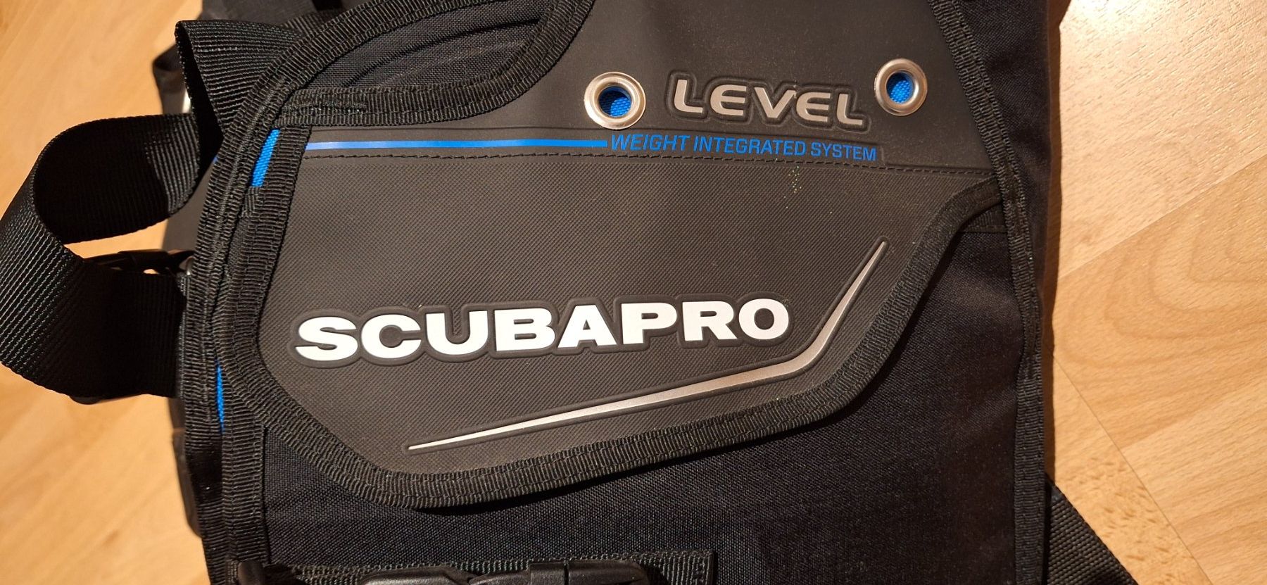 Scubapro Mute per immersioni: Scubapro Tarierweste "Level" – Usato da Rüfenacht BE venduto da AlfredTetzlaff 2