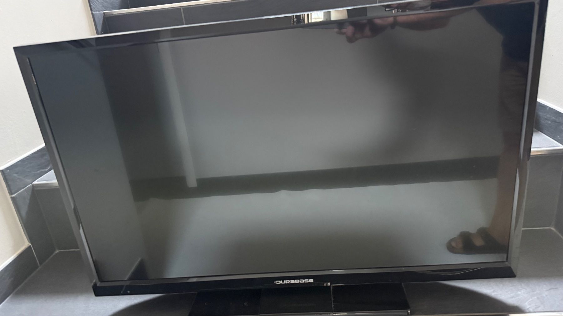 Durabase Fernseher: TV Durabase 32 Zoll – Gebraucht aus Otelfingen von Huebi_01